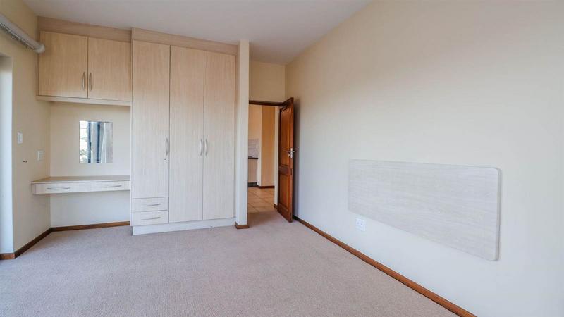 5 Bedroom Property for Sale in Glentana Western Cape